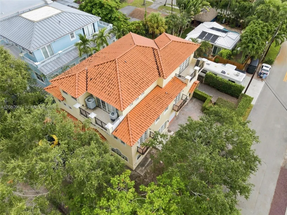 913 SW 8th St #2 Fort Lauderdale, FL 33315