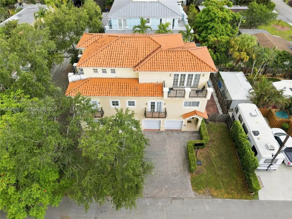 913 SW 8th St #2 Fort Lauderdale, FL 33315