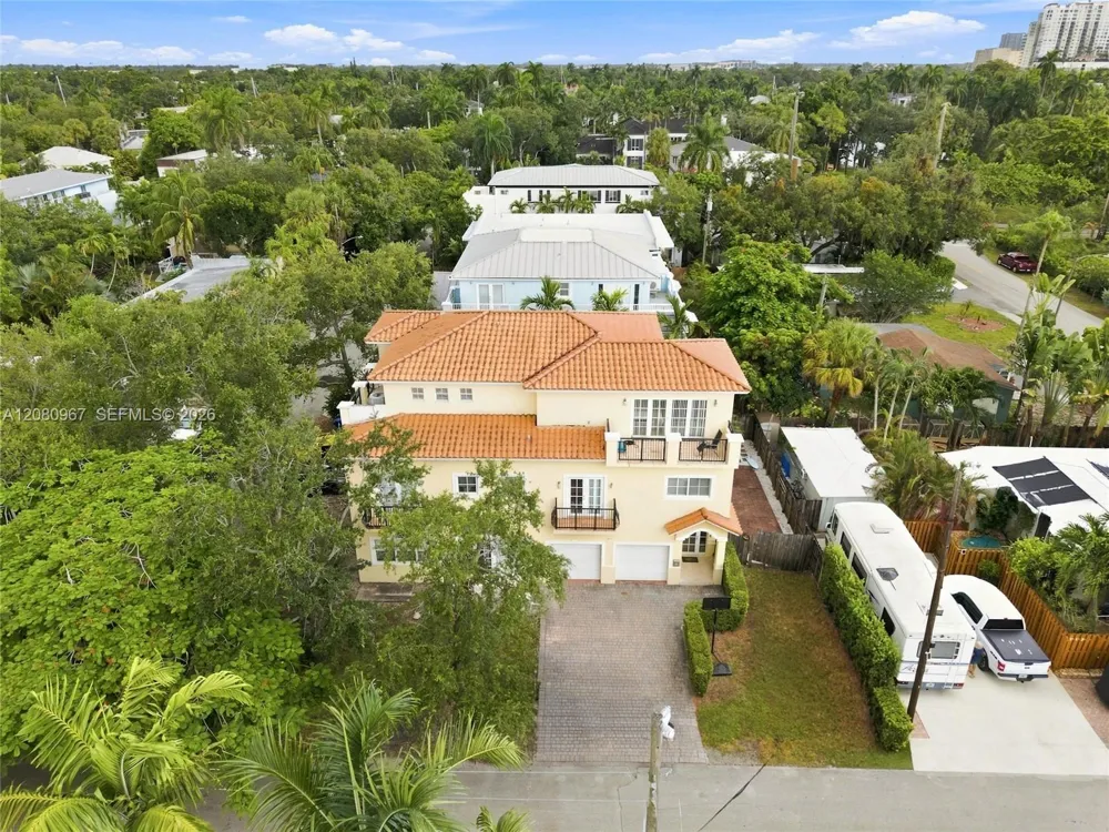 913 SW 8th St #2 Fort Lauderdale, FL 33315