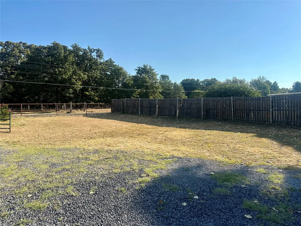2105 W Mockingbird Lane Durant, OK 74701
