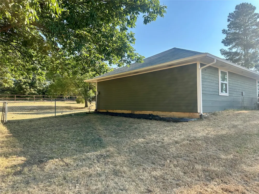 2105 W Mockingbird Lane Durant, OK 74701