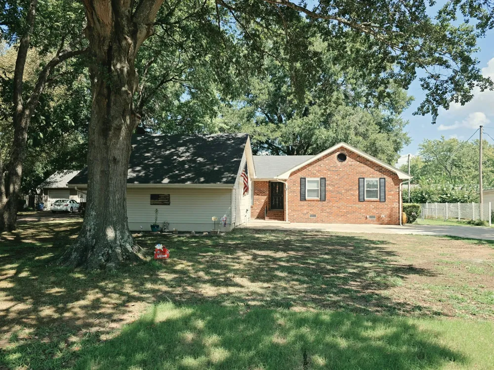2407 Stoneville Street Dyersburg, TN 38024
