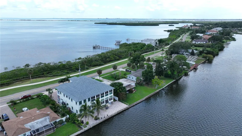 560 7TH STREET S Safety Harbor, FL 34695