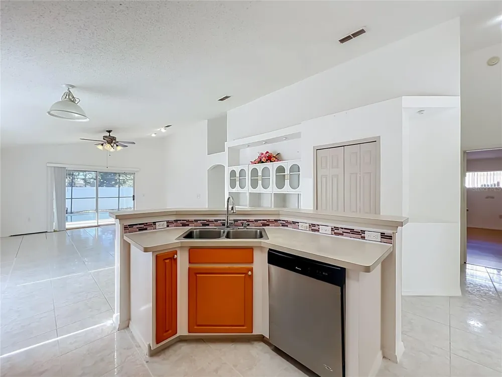 11781 HATCHER CIRCLE Orlando, FL 32824