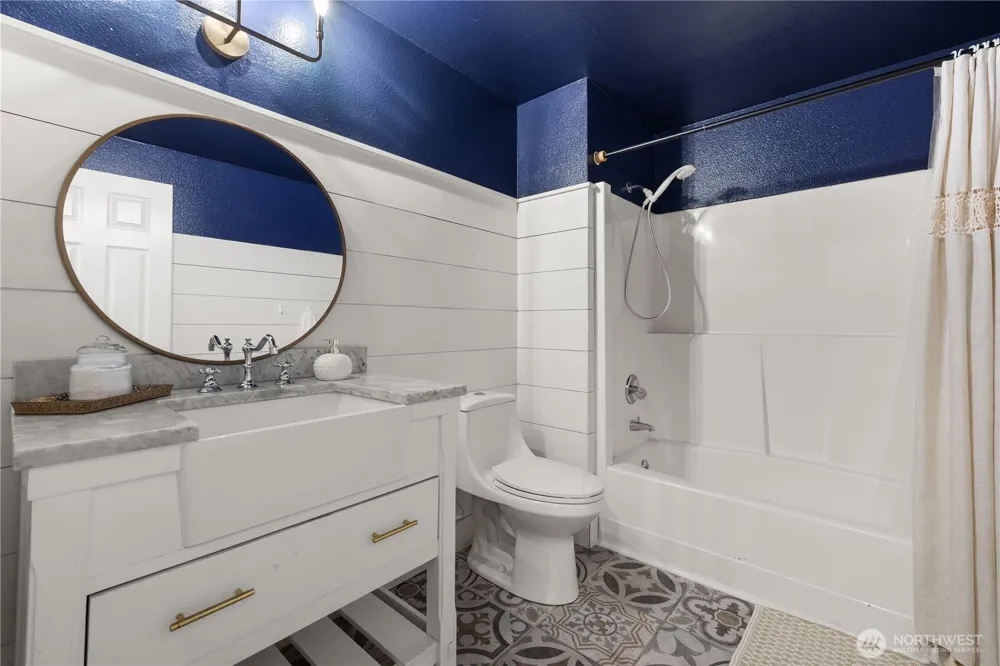 3331 SE Summer Place Port Orchard, WA 98366