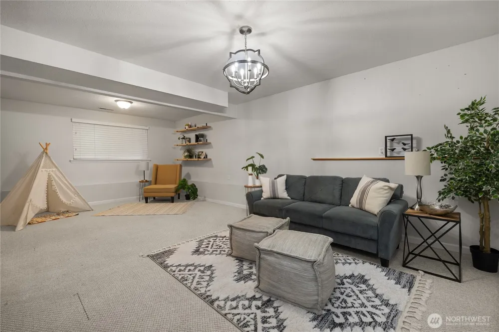 3331 SE Summer Place Port Orchard, WA 98366