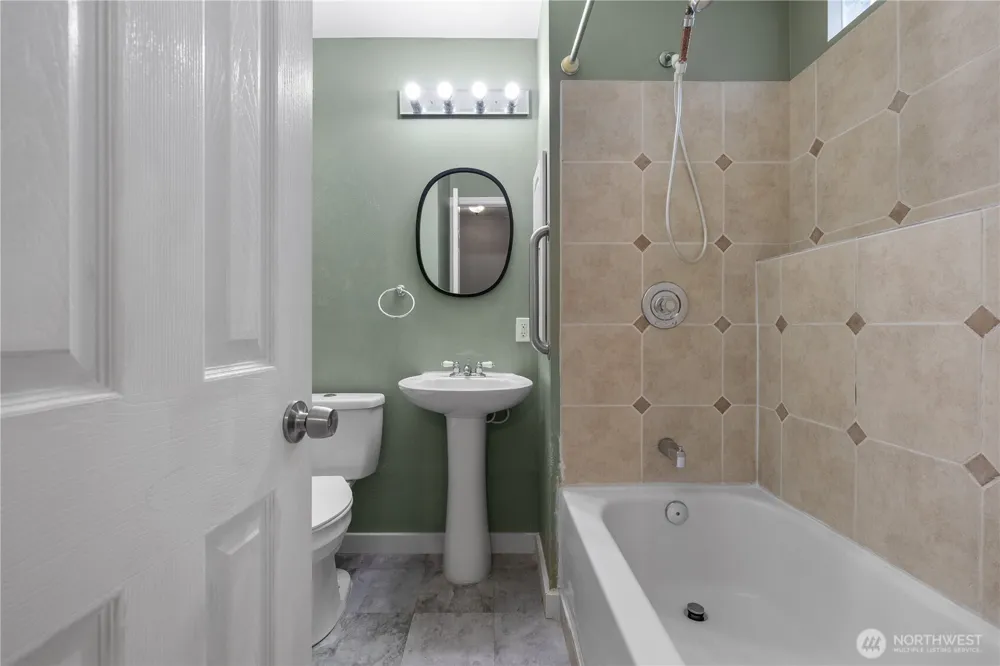 3331 SE Summer Place Port Orchard, WA 98366