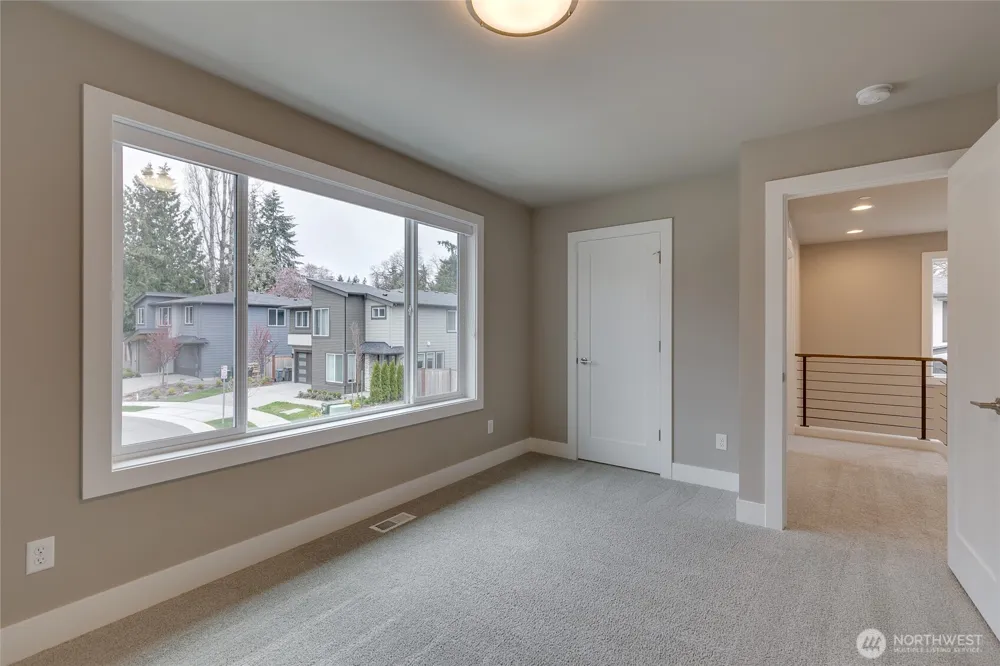 10284 133rd Court NE Kirkland, WA 98033