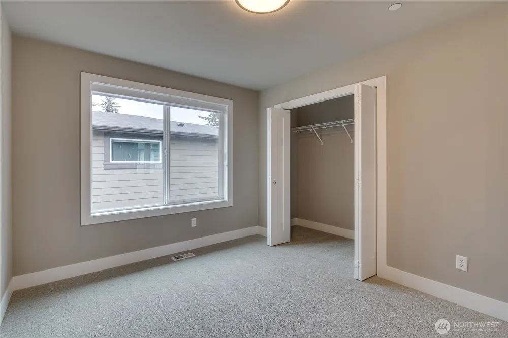 10284 133rd Court NE Kirkland, WA 98033