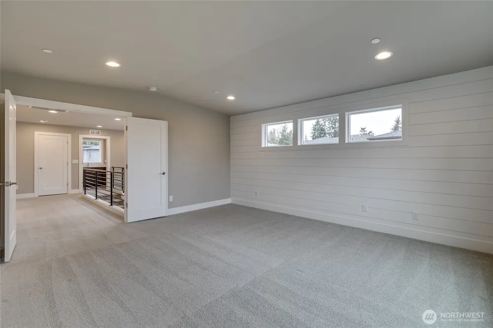 10284 133rd Court NE Kirkland, WA 98033