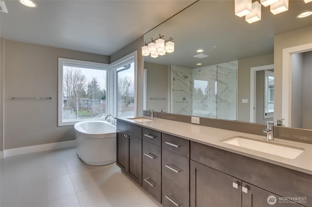 10284 133rd Court NE Kirkland, WA 98033