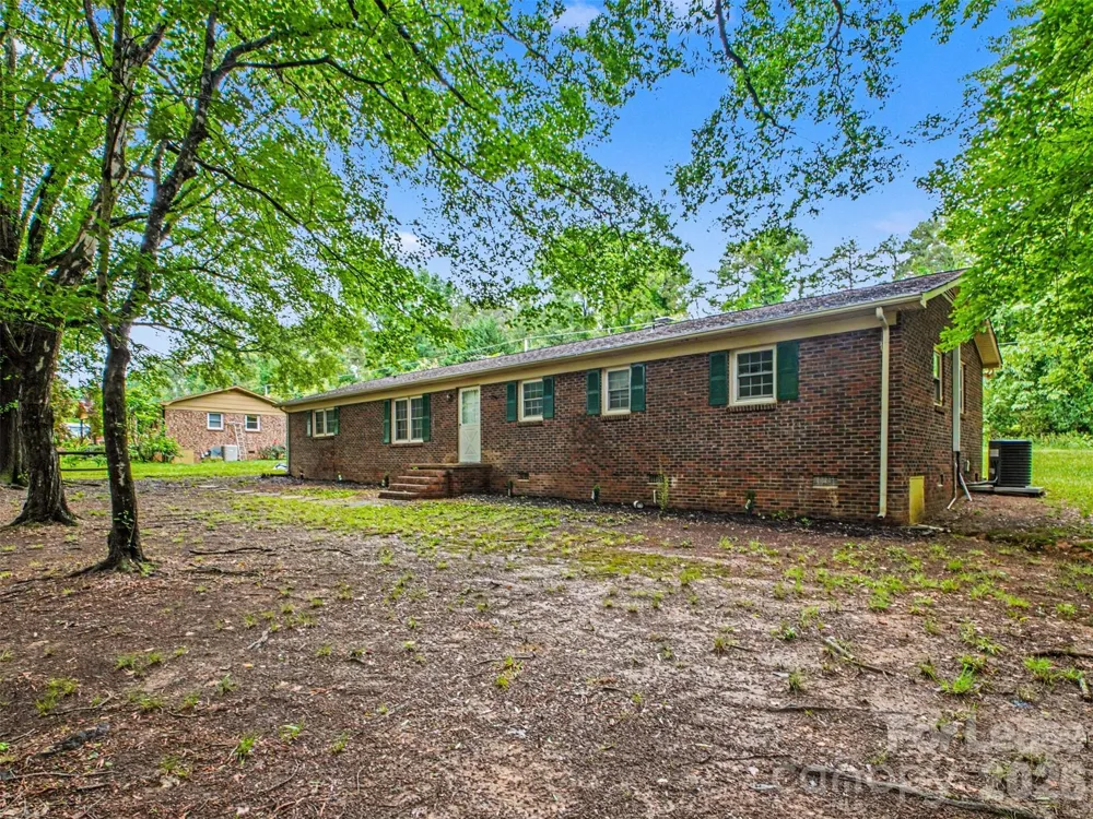211 Lakeview Road Cherryville, NC 28021