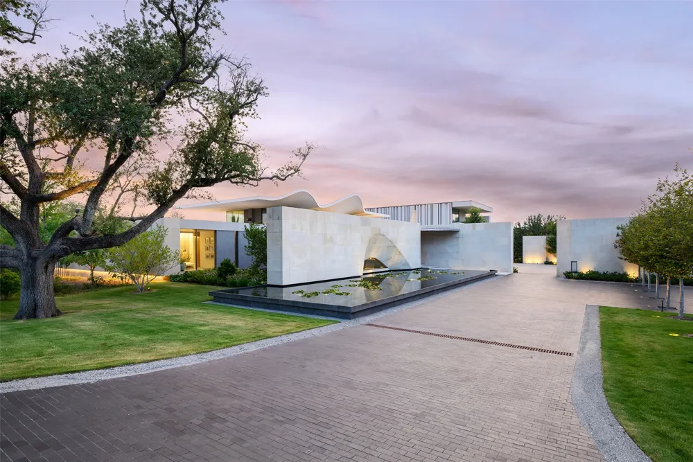 5547 Walnut Hill Lane Dallas, TX 75229