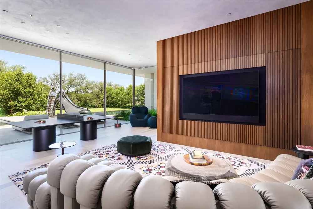 5547 Walnut Hill Lane Dallas, TX 75229