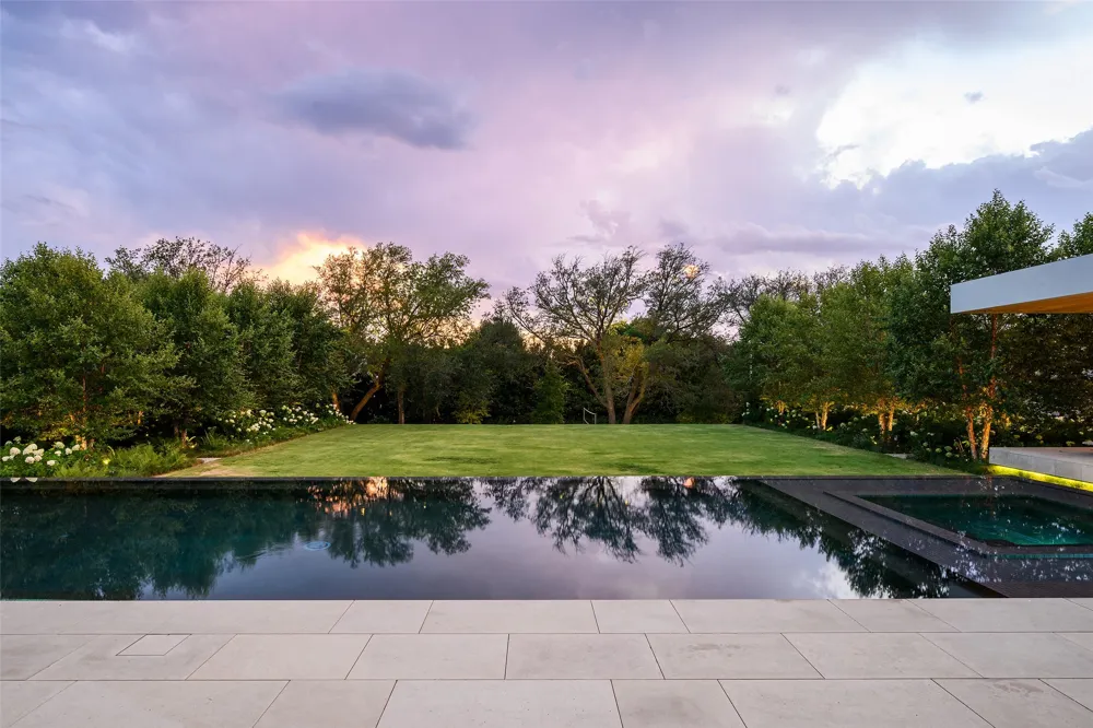 5547 Walnut Hill Lane Dallas, TX 75229