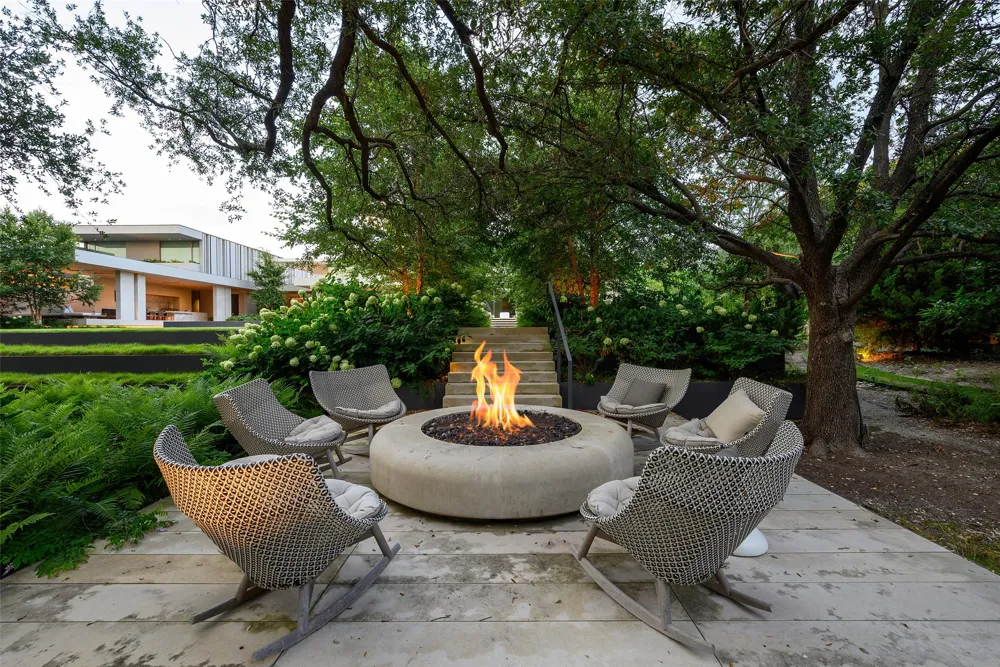 5547 Walnut Hill Lane Dallas, TX 75229