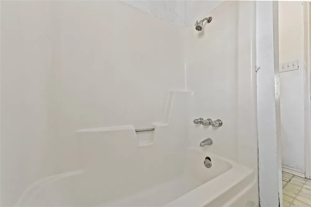 4811 25th Street Dickinson, TX 77539