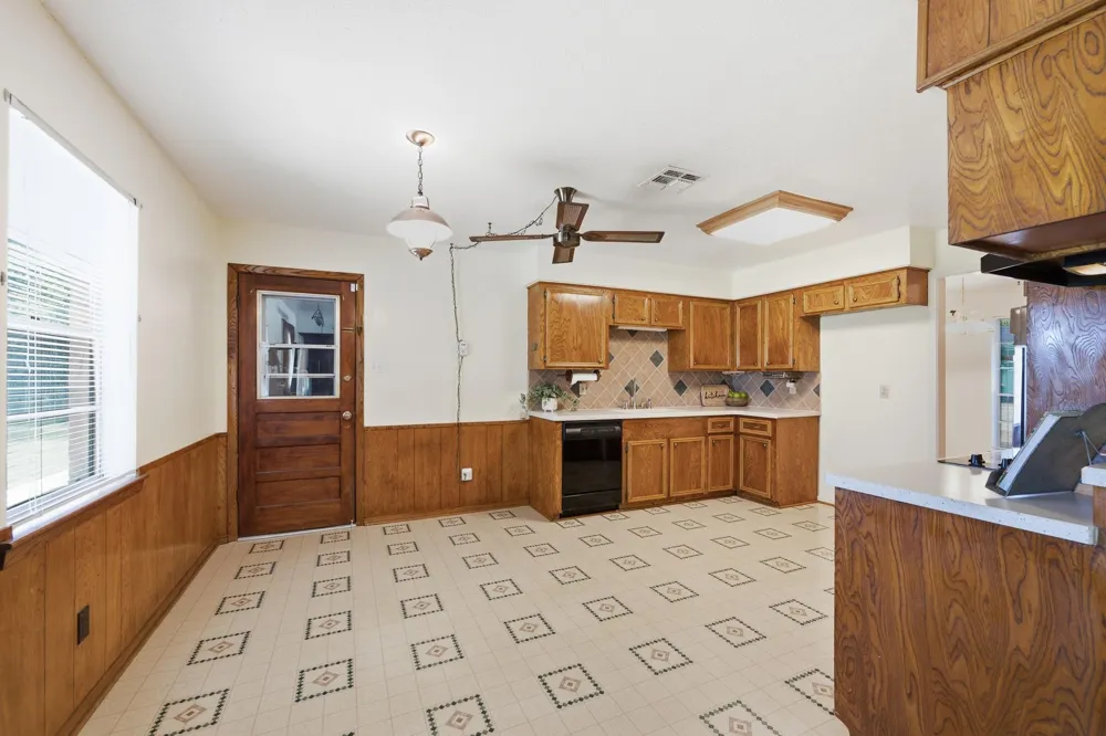 16111 Clarence Street Needville, TX 77461