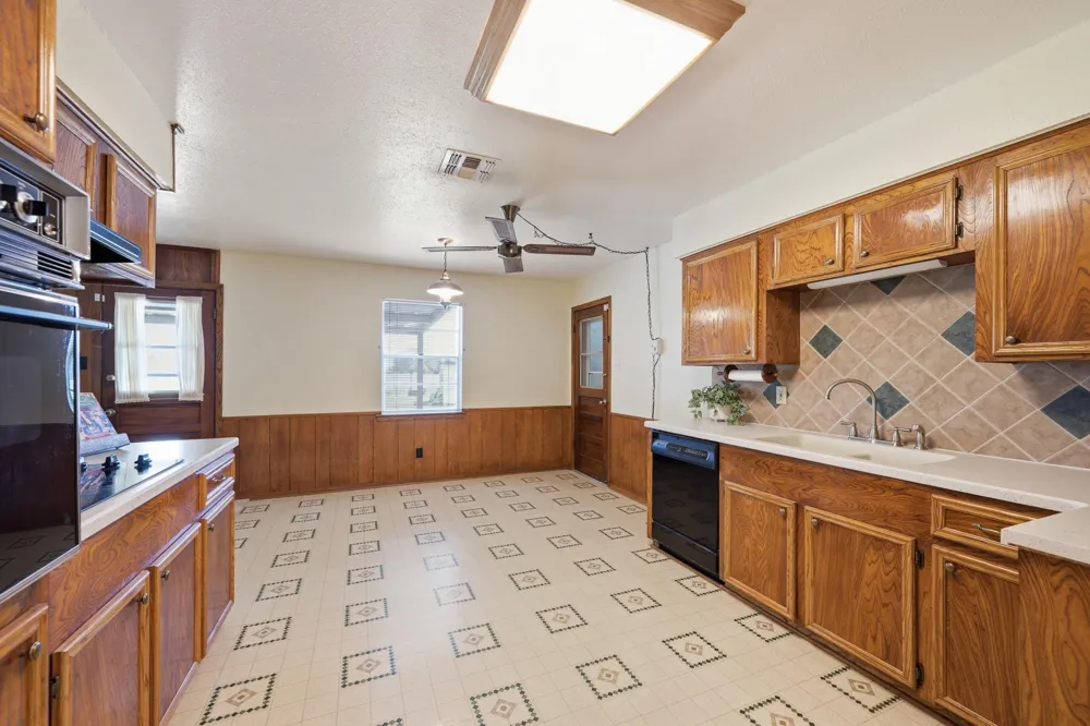 16111 Clarence Street Needville, TX 77461