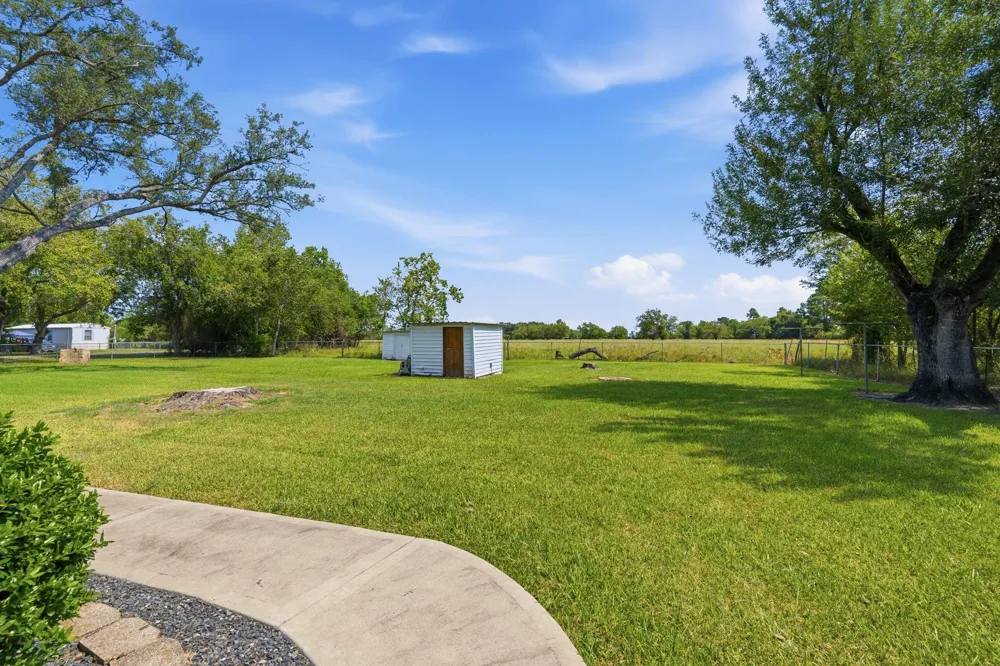 16111 Clarence Street Needville, TX 77461