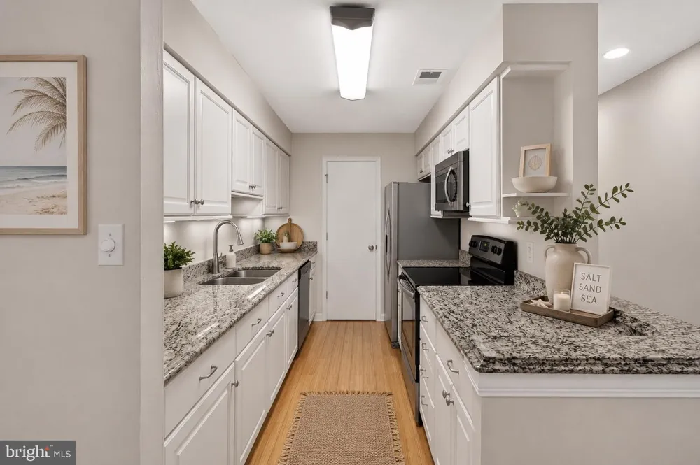 5905 NOBLESTOWN ROAD #F Springfield, VA 22152