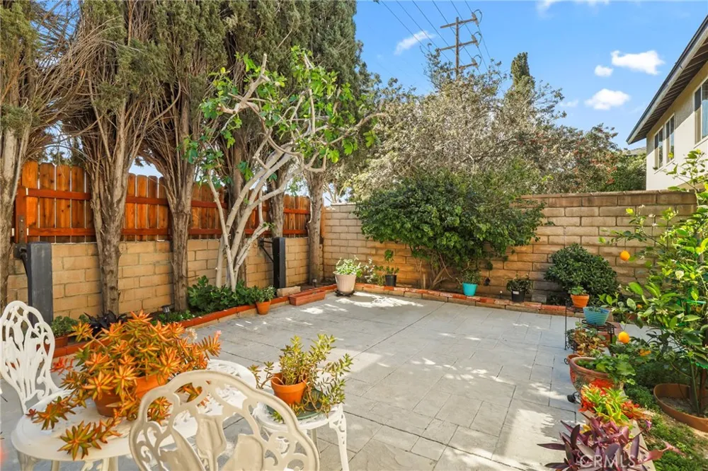 20604 Lemmer Street Chatsworth, CA 91311