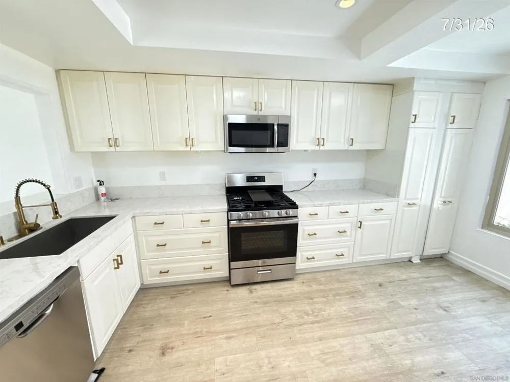 1527 Sunrise Shadow El Cajon, CA 92019