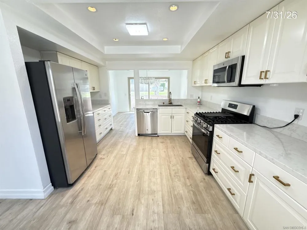 1527 Sunrise Shadow El Cajon, CA 92019