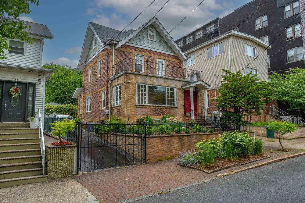17 77TH ST North Bergen, NJ 07047