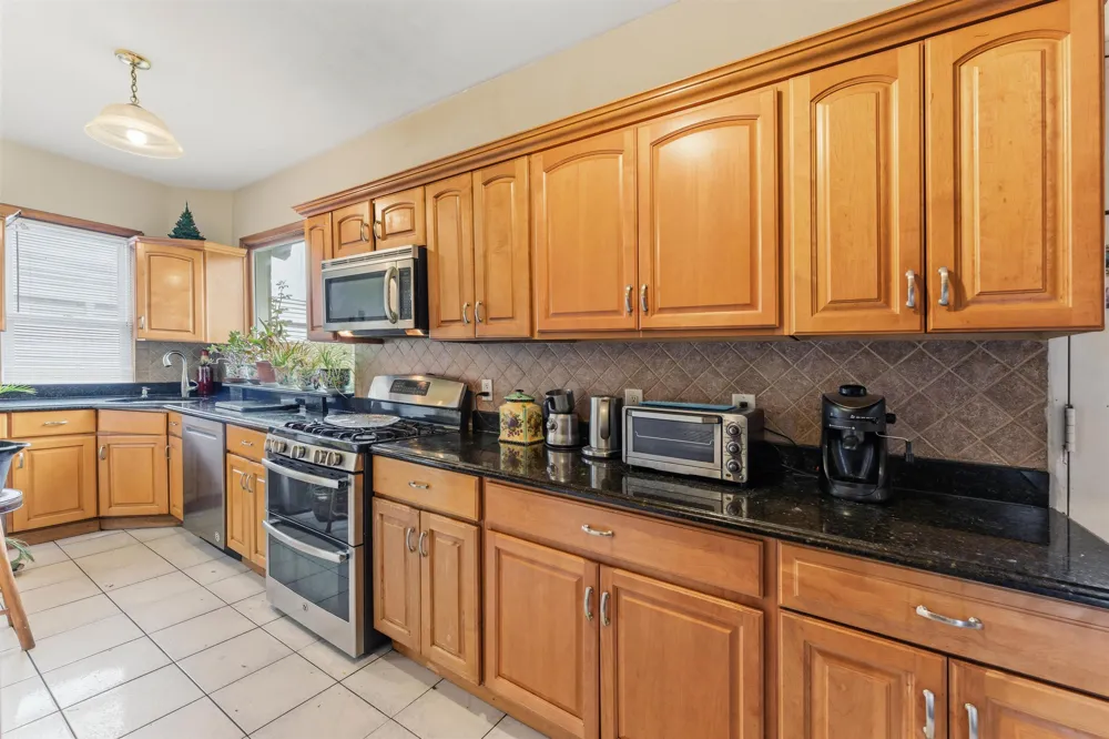 17 77TH ST North Bergen, NJ 07047