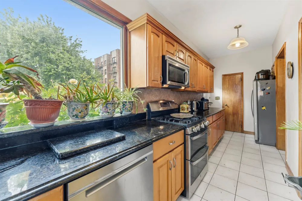 17 77TH ST North Bergen, NJ 07047