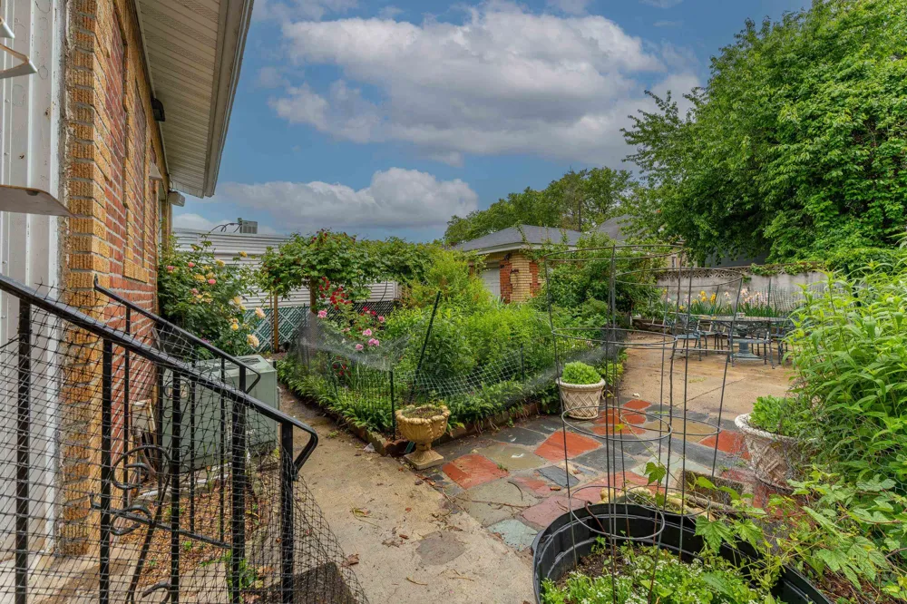 17 77TH ST North Bergen, NJ 07047