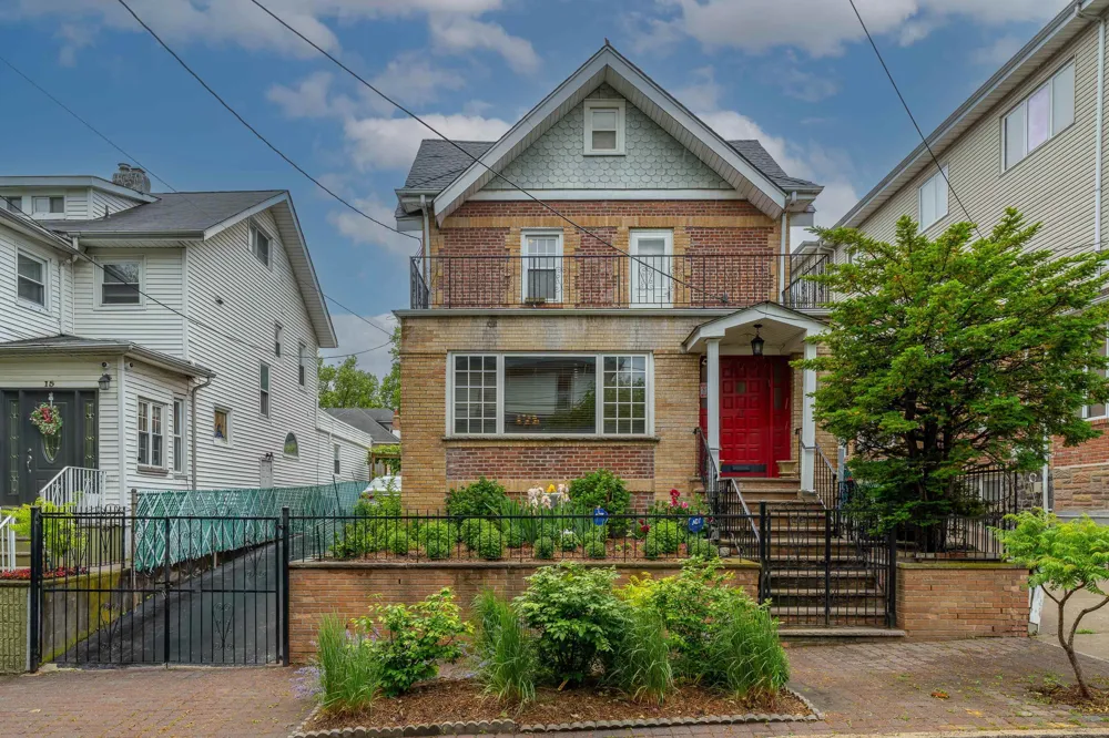 17 77TH ST North Bergen, NJ 07047