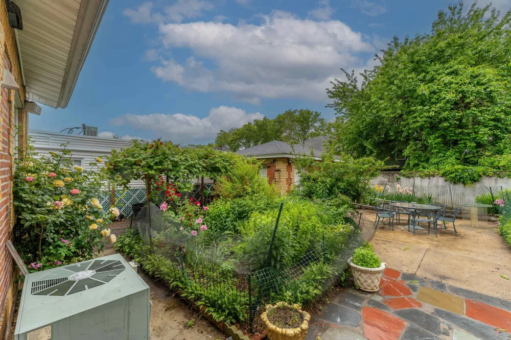 17 77TH ST North Bergen, NJ 07047