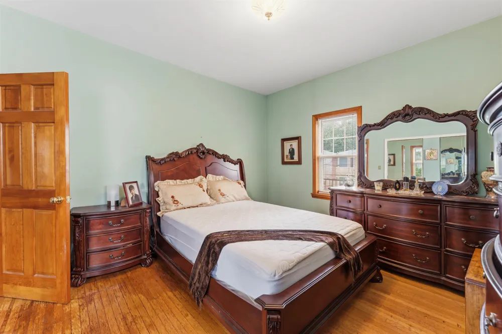 17 77TH ST North Bergen, NJ 07047