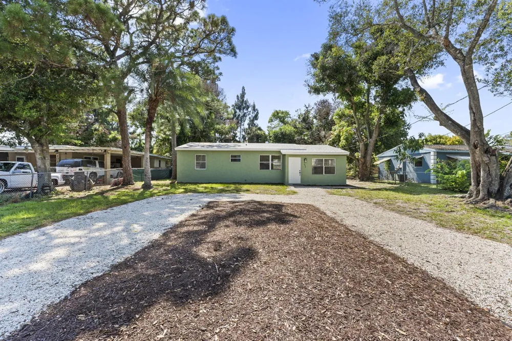 205 21st Street Fort Pierce, FL 34950