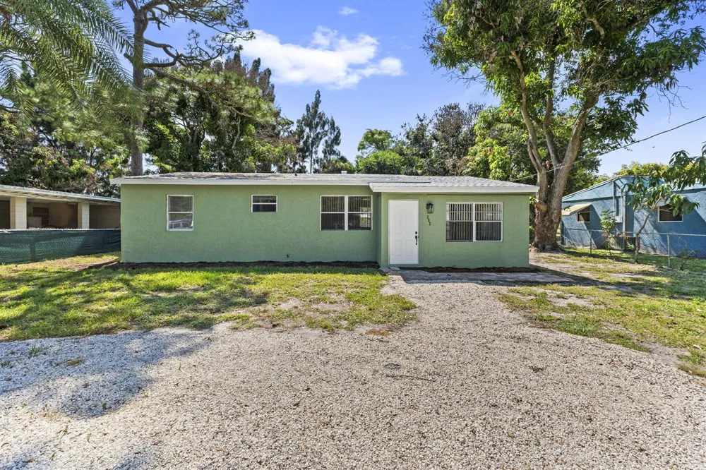 205 21st Street Fort Pierce, FL 34950