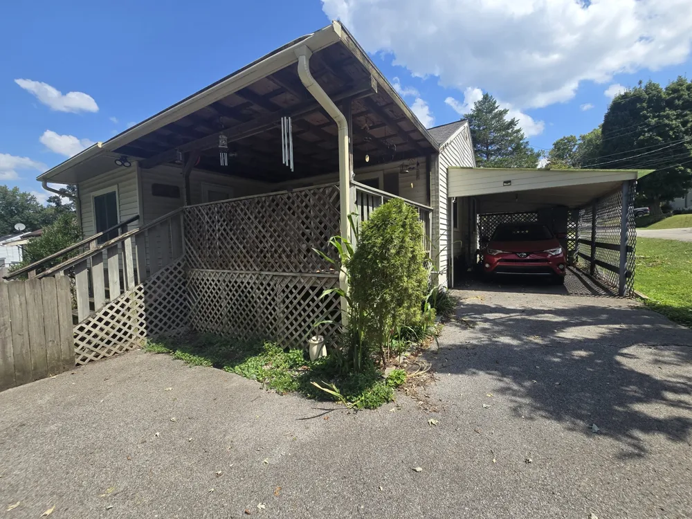 1818 Figures Ave Columbia, TN 38401