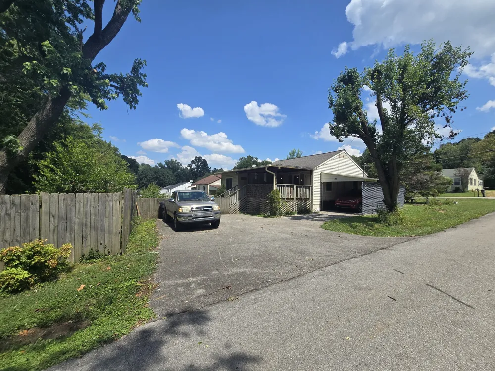1818 Figures Ave Columbia, TN 38401