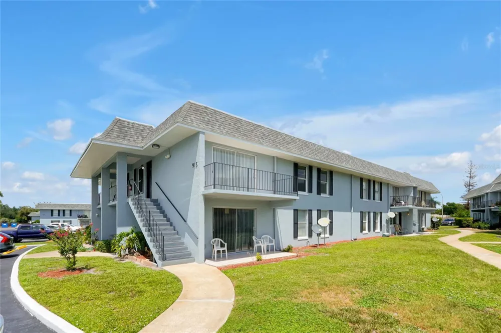 915 W OAK RIDGE ROAD #B Orlando, FL 32809