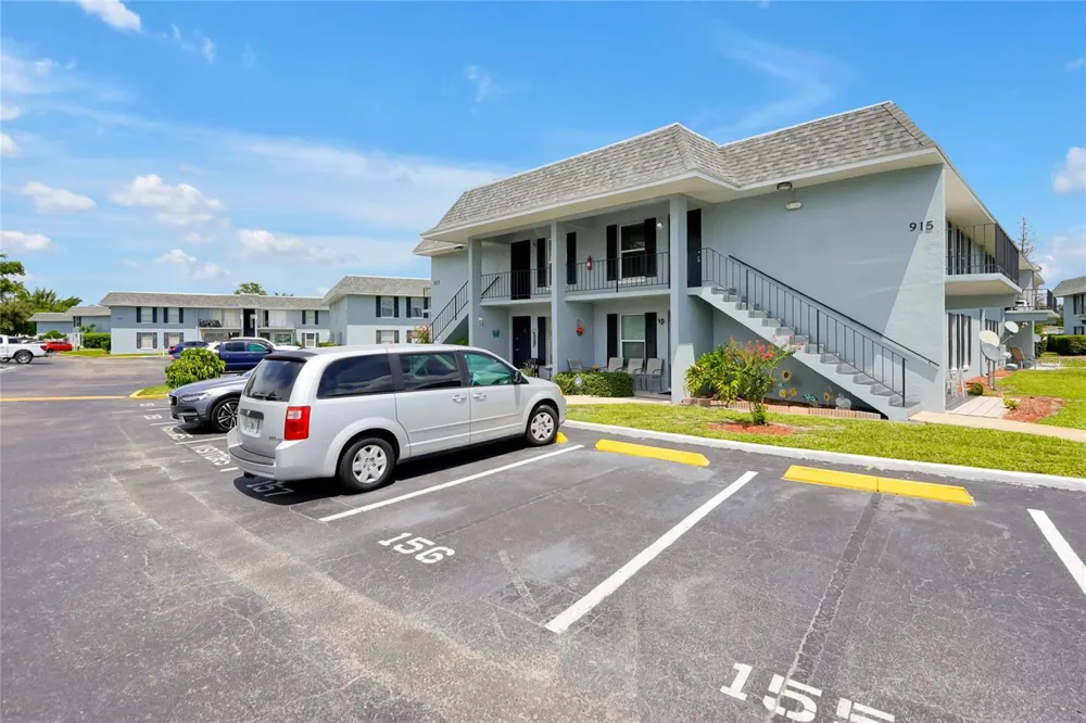 915 W OAK RIDGE ROAD #B Orlando, FL 32809