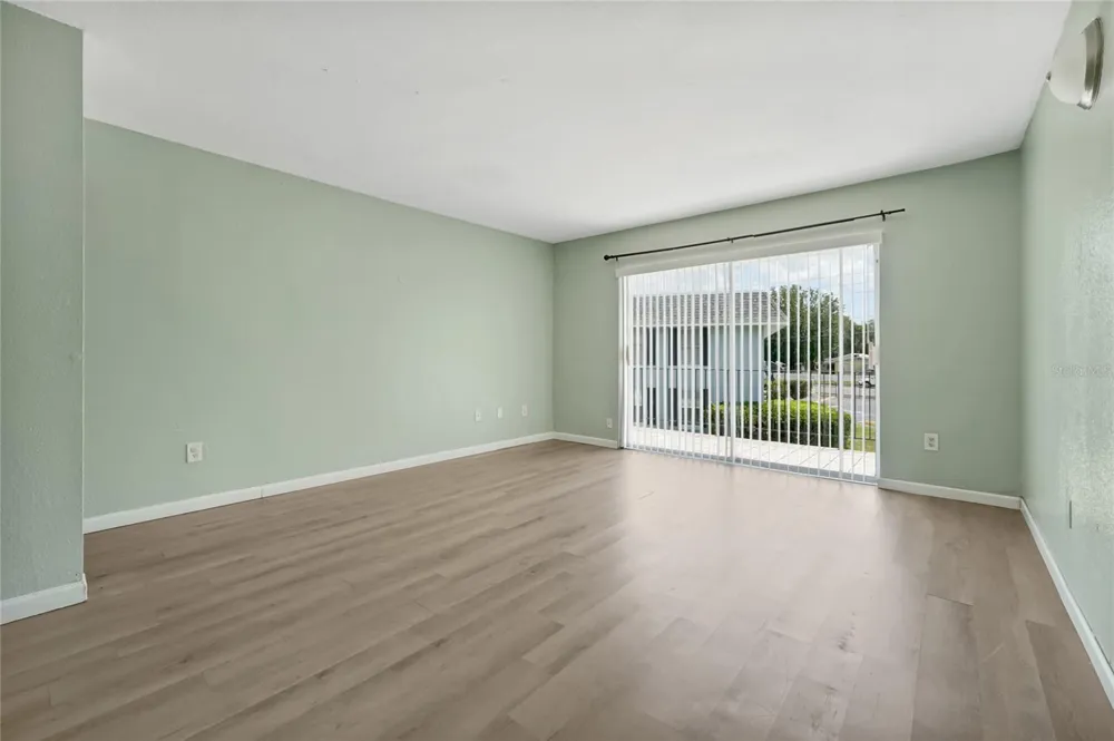915 W OAK RIDGE ROAD #B Orlando, FL 32809