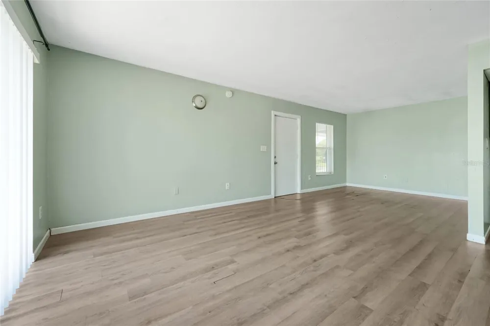 915 W OAK RIDGE ROAD #B Orlando, FL 32809