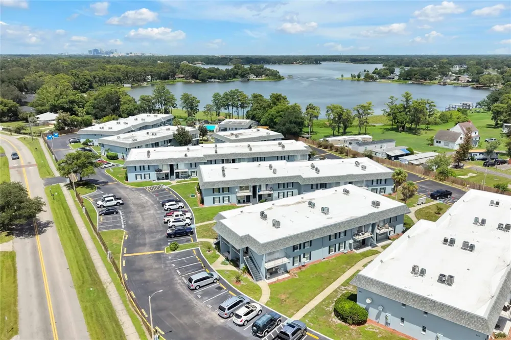 915 W OAK RIDGE ROAD #B Orlando, FL 32809