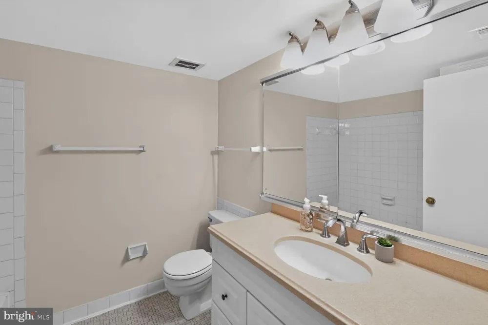 5901 KINGSFORD ROAD #442 Springfield, VA 22152