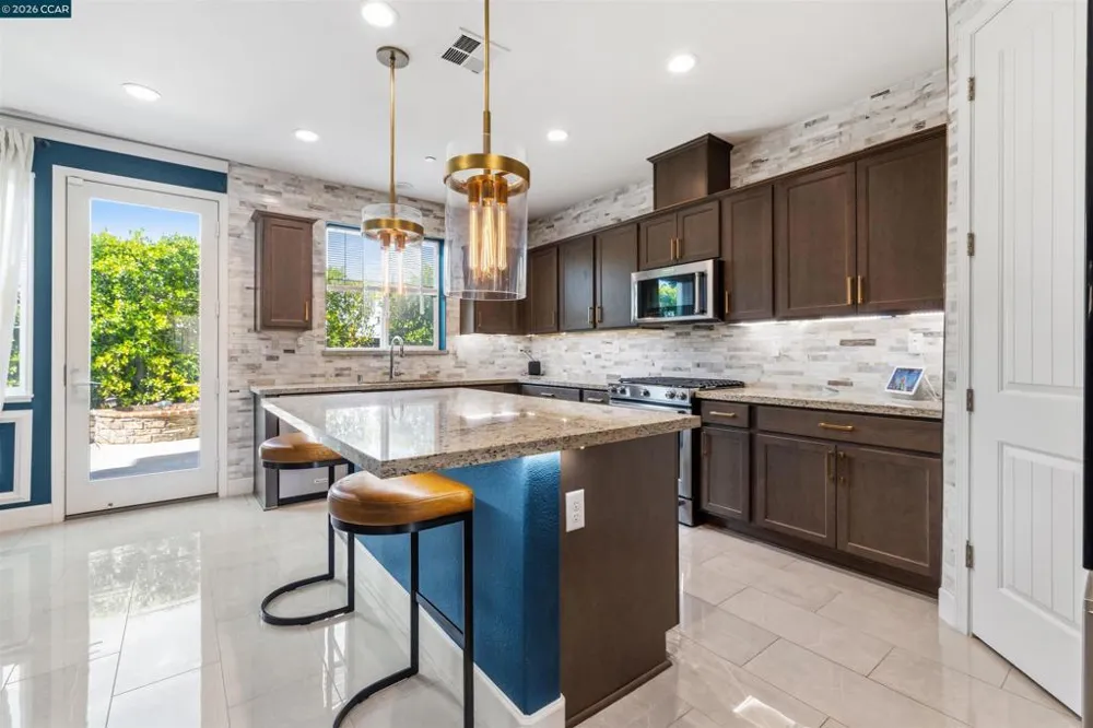3002 Hickorynut st Antioch, CA 94509