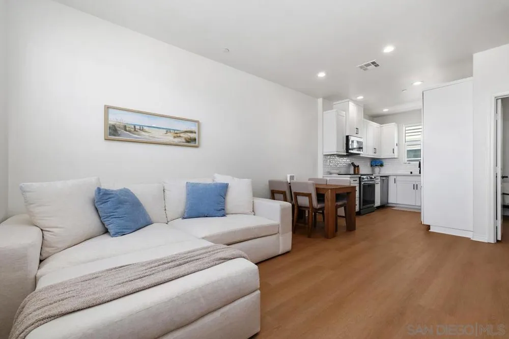 523 Sandpiper Way Imperial Beach, CA 91932