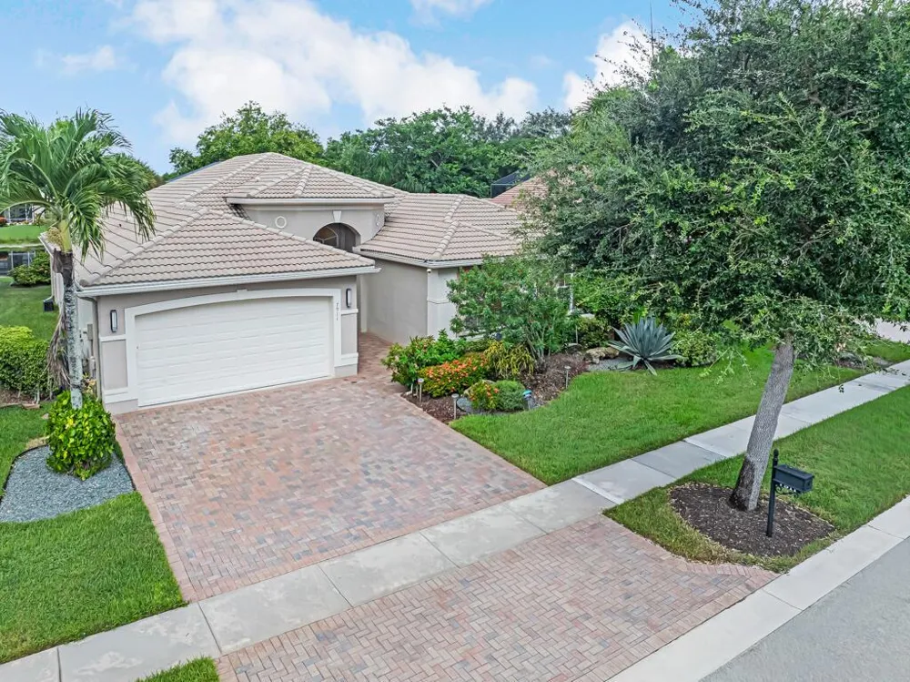 7911 Ferndale Bend Drive Lake Worth, FL 33467