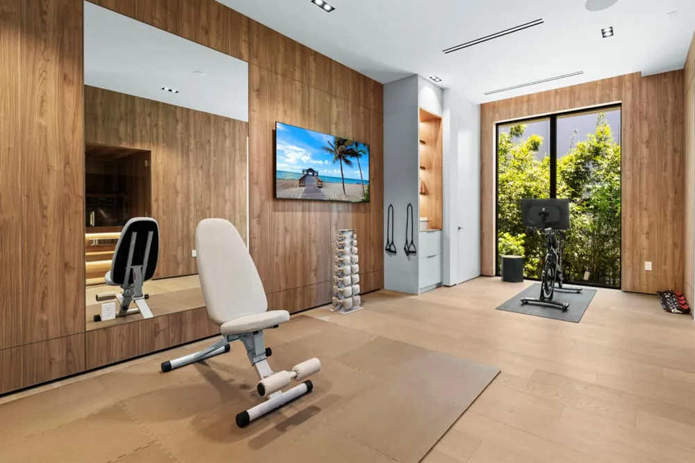600 Solar Isle Drive Fort Lauderdale, FL 33301