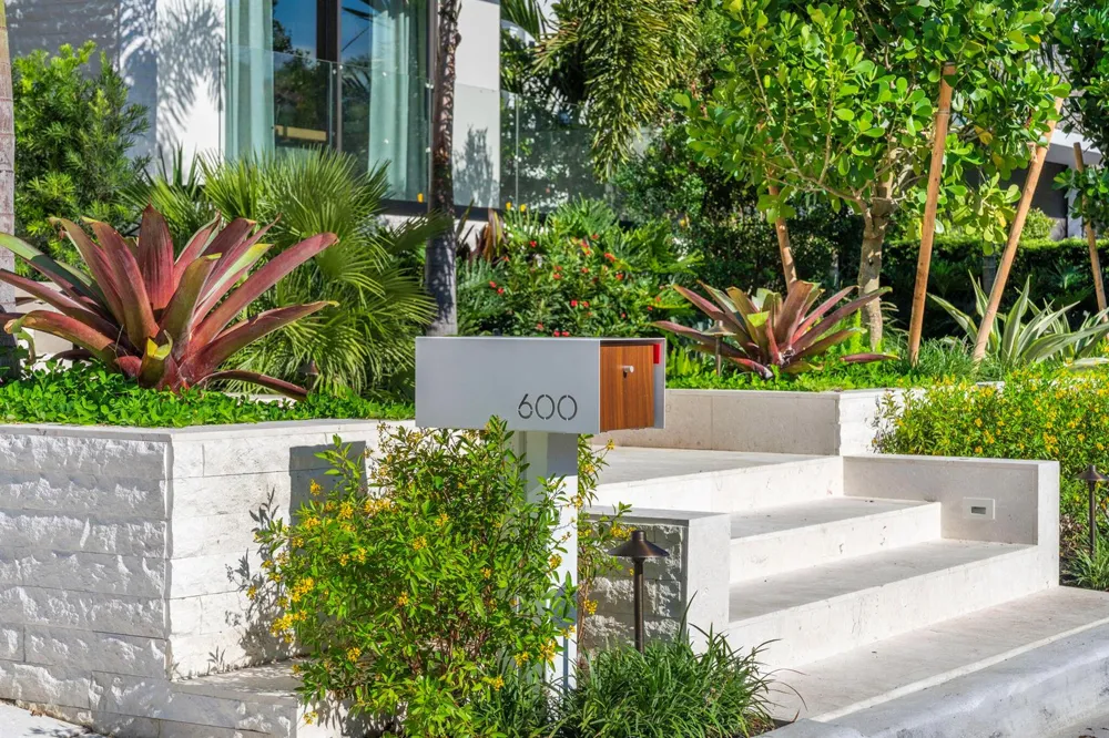 600 Solar Isle Drive Fort Lauderdale, FL 33301